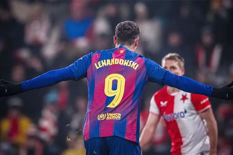 Lewandowski Cetak Sejarah, Barcelona Tekuk Slavia Prague 4-2